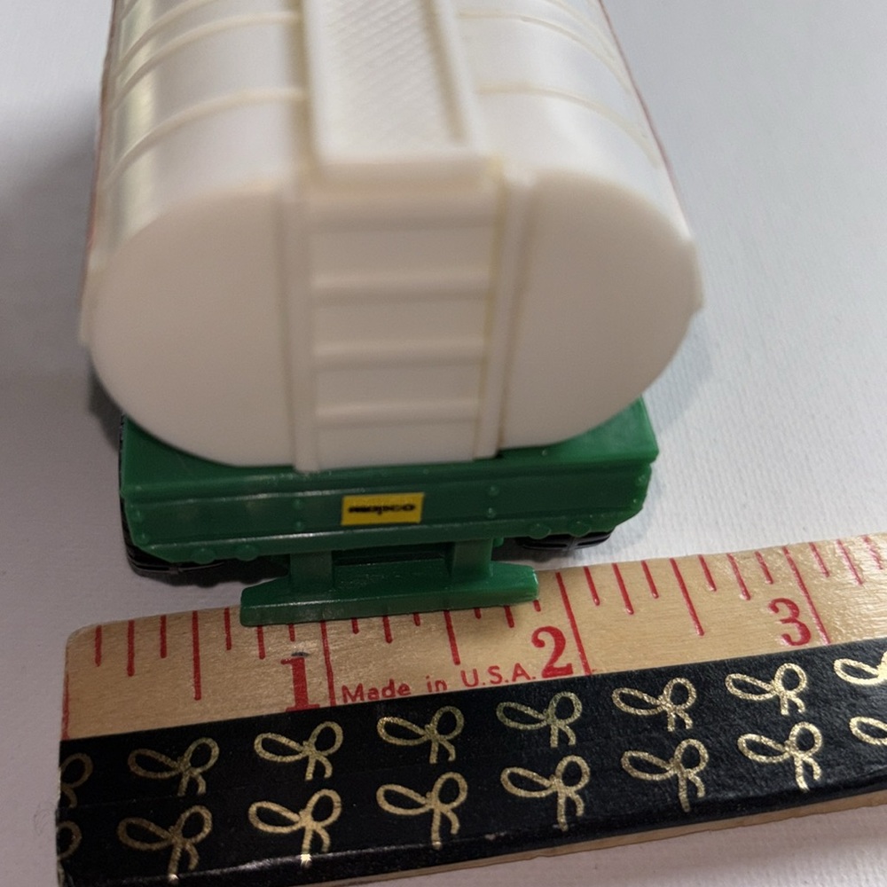 Remco 1988 Remco Town Oil Co Truck Green and White Toy Oil Truck - Picture 13 of 13